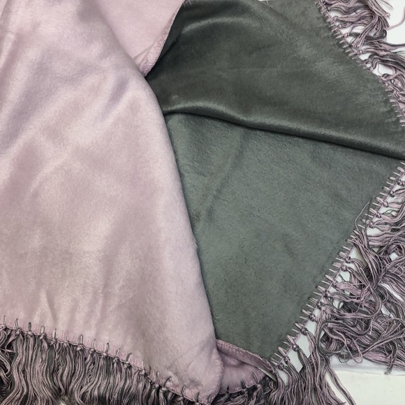 Pure Fiber Luxurious Reversable Throw New - Picture 3 of 9
